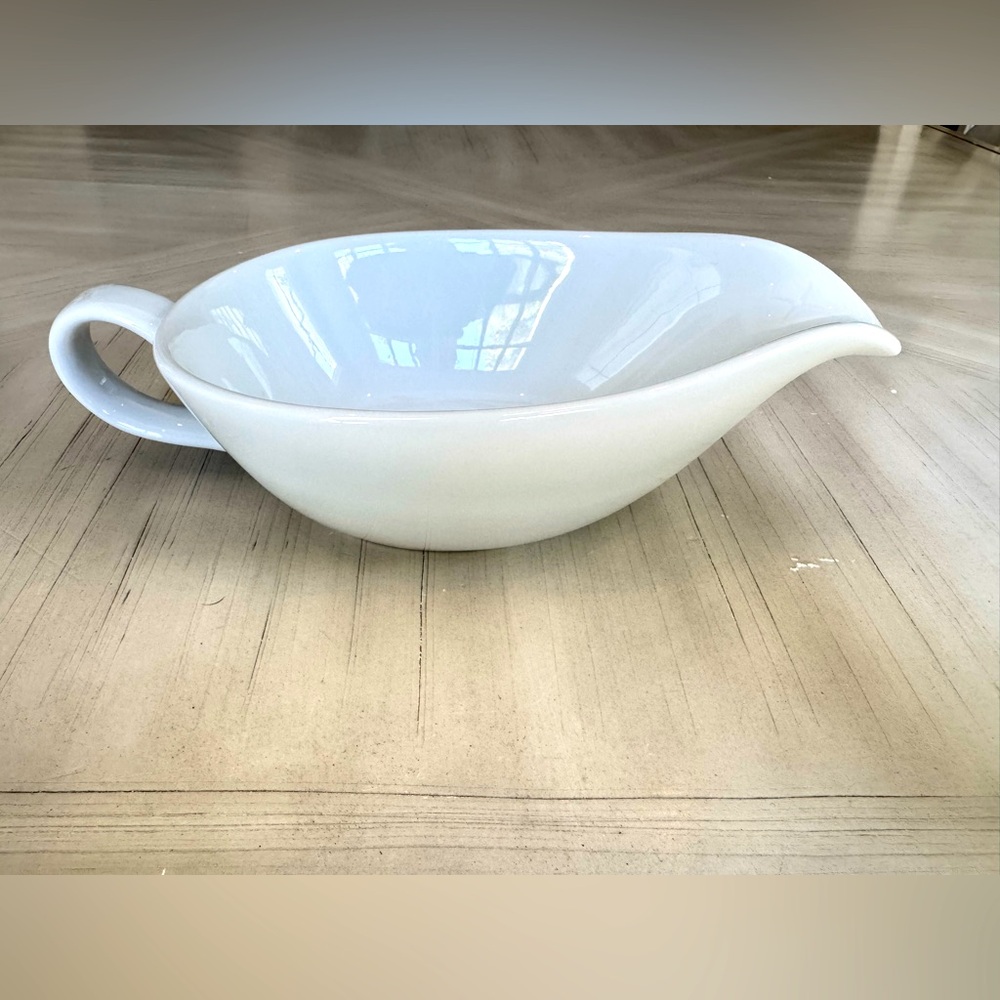 White Fine Porcelain Gravy Boat - Justin Capp - 9”- Like New